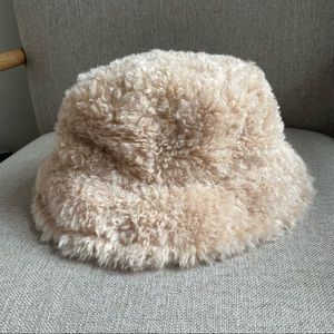 Mango reversible bucket hat faux fur corduroy